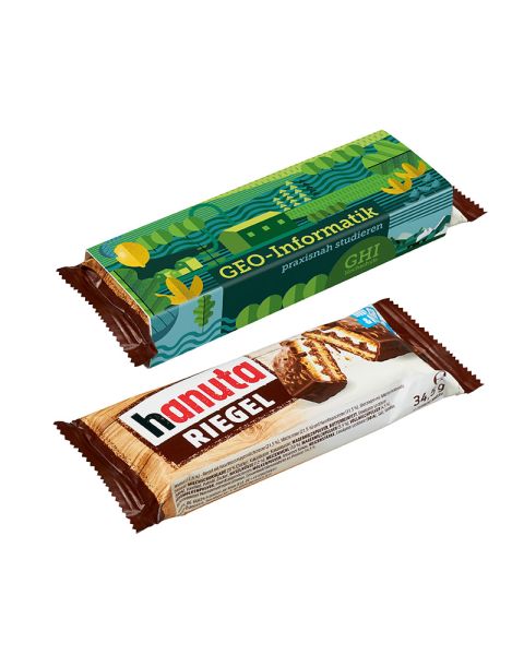 Hanuta bars in promotional slipcase with logo print