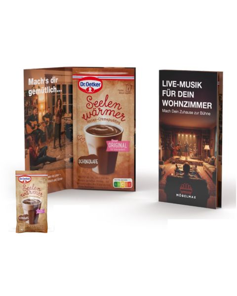Dr. Oetker Tassenpudding Vanille in einer Werbe-Klappkarte mit Werbedruck