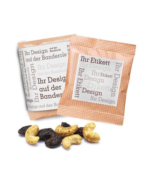 Snacks in Premium Flowpack mit Etikett oder Banderole