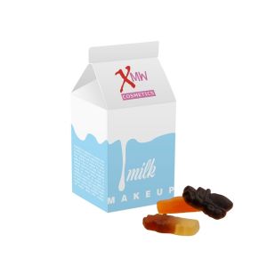 Milchverpackung mit Lakritze in PKW-Form und Werbedruck