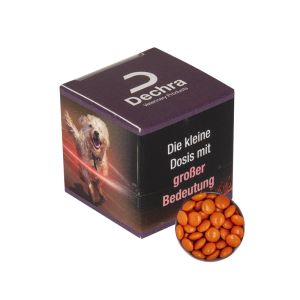 Werbewürfel mit orangenen Schoko-Linsen und Werbedruck