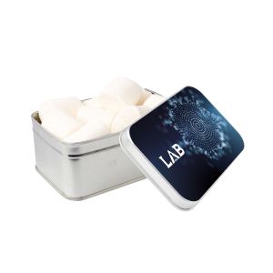 Rechteckige silberne Dose mit Marshmallows und Werbedruck