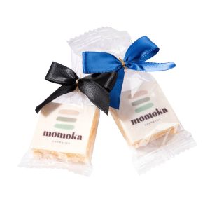 Design-Mandelkeks mit Schleife