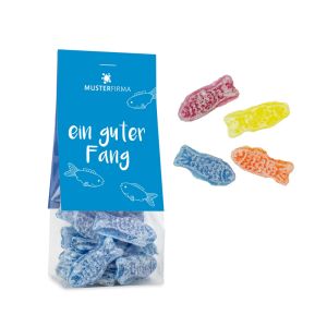 50 g Bonbons in Fischform im transparenten Standbeutel mit beidseitig bedruckbarem Werbereiter