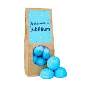 Blaue Schaumzuckerbälle in brauner Papiertüte mit Sichtfenster und Werbeetikett