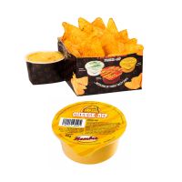 Paprika-Chili Nachos mit Cheese Dip in Portionsbox mit Werbeschuber Bild 2