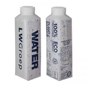 500 ml Tafelwasser im Tetra-Pak mit indivdiuellem Etikett